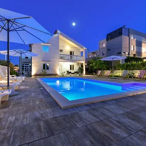  Apartment Pool House Luka Croatia